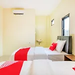 Super Oyo 2509 Hotel Tebel 19